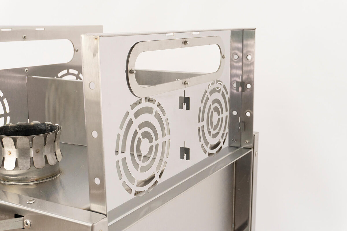 Установленные экраны печи для палатки от ПФ Берег