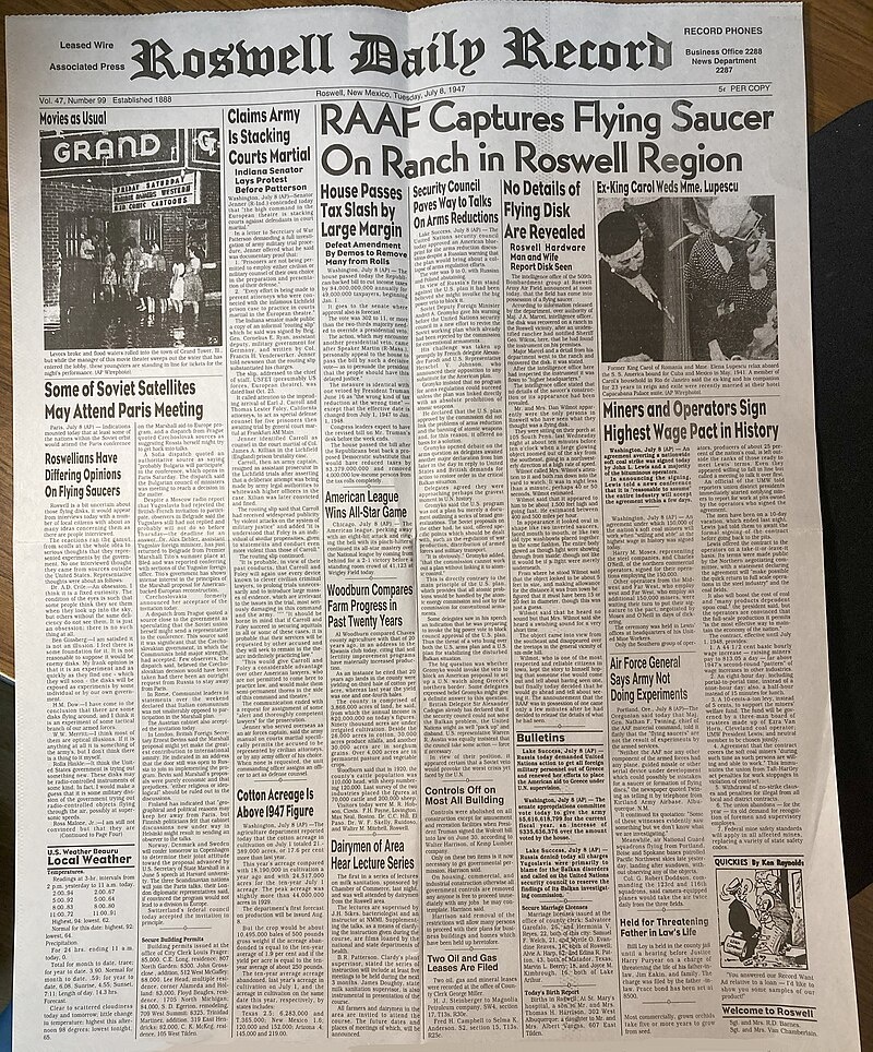 Газета Roswell Daily Record от 8 июля 1947 года, сообщающая о «захвате» «летающей тарелки»