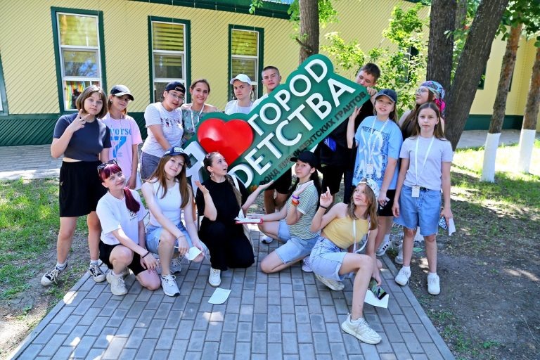    В лагерях Оренбуржья началась первая смена Ирина Рабочих