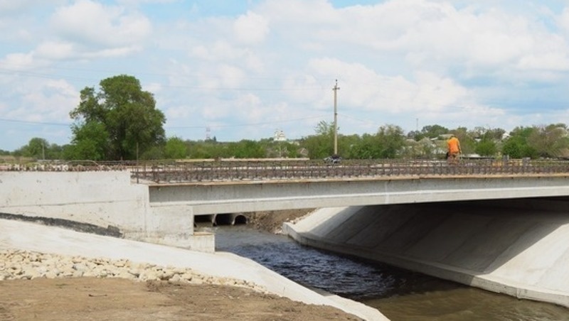    Работы на мосту через Малый Гок завершат осенью Фото: ИА «Победа26»