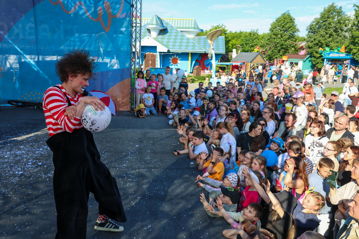 Фото: В парке развлечений «Сказка», сезон "Цирковое приключение: Путешествие в страну детства!", 1 июня 2025