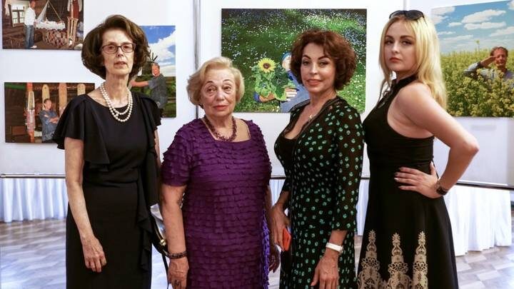  Велта Калнберзин, Людмила Задорнова, Елена Бомбина и Елена Задорнова (слева направо) на вечере памяти сатирика Михаила Задорнова в Доме Москвы, 2018 год / Фото: РИА Новости