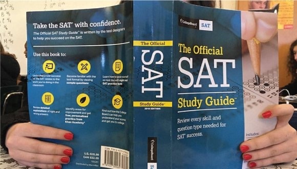 Американский выпускник сдаёт стандартизированные тесты SAT