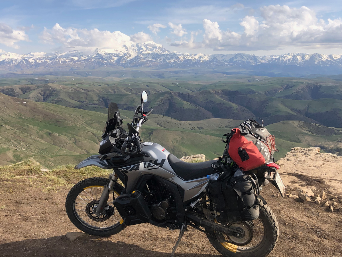 общий вид моего мото Voge 300 Rally с тюнингом