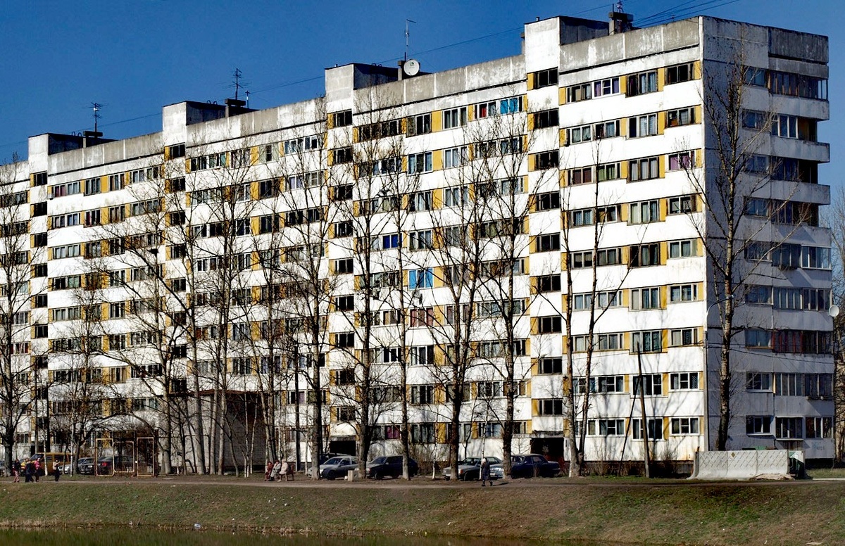 Какой жилой фонд Петербурга не соответствует современным стандартам жилья?