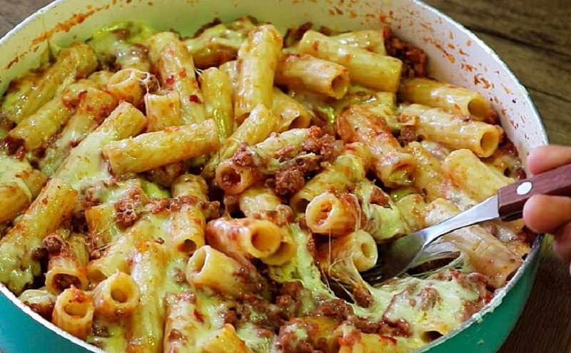 Макароны по-флотски по-испански: простое блюдо с новыми яркими красками
