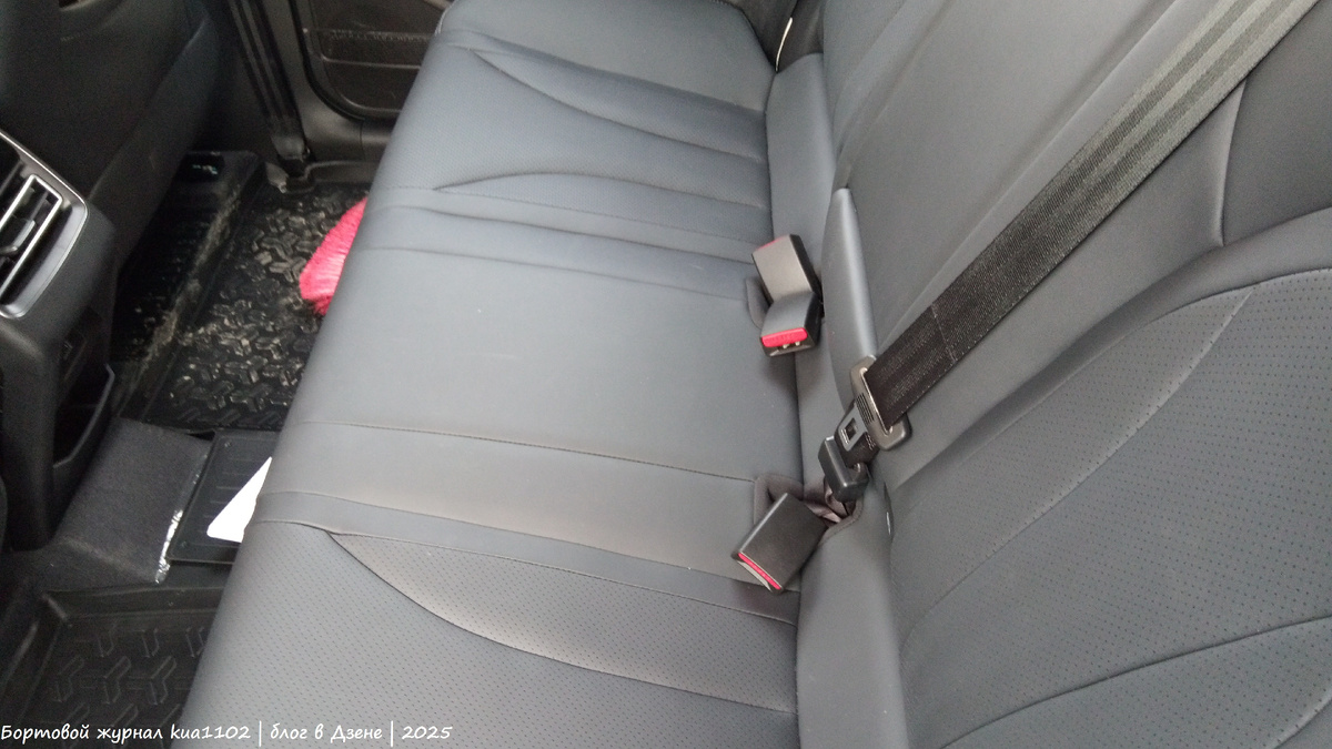 Второй ряд сидений Chery Tiggo 4 New. Автор фотографии kua1102