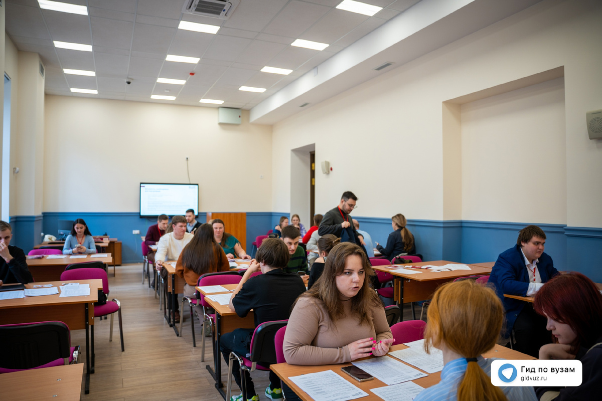 День открытых дверей в Президентской академии в СПб. Фото СМИ «Гид по вузам».