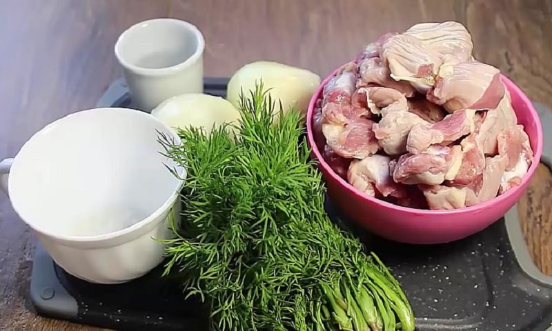 Уникальный салат из куриных желудков и замечательная закуска в одном блюде