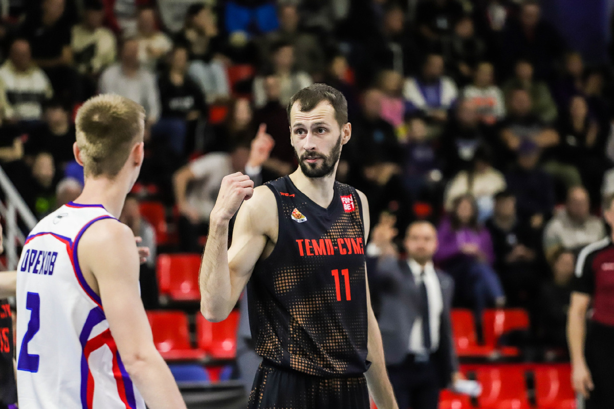 Денис Левшин в сезоне-2024/25 за «Темп»