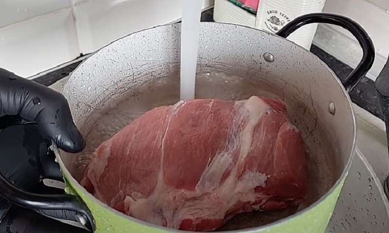 Нежные котлеты из картофельного пюре с мясной начинкой: как превратить простое блюдо в праздничный хит