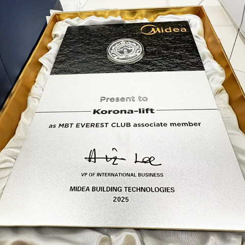 «Корона-лифт» вновь удостоена награды MBT Everest Club