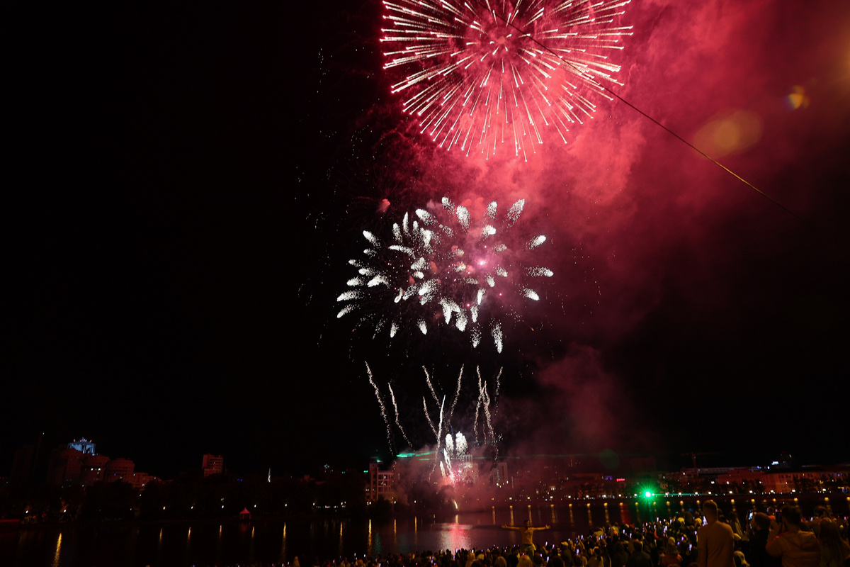 Мэр Уфы рассказал, почему власти не будут запускать салют в День города.  Фото: Иван Кабанов