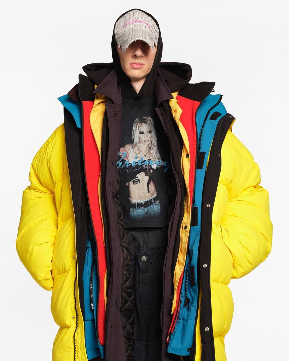    Бритни Спирс вместе с Balenciaga представила коллаборацию (фото 3)