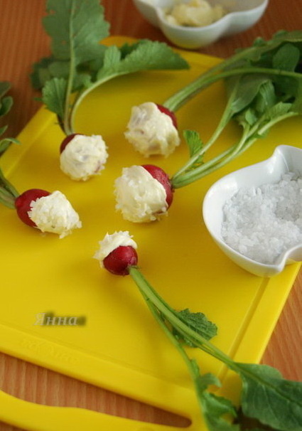 Фото автора. Закуска из редиски с маслом.