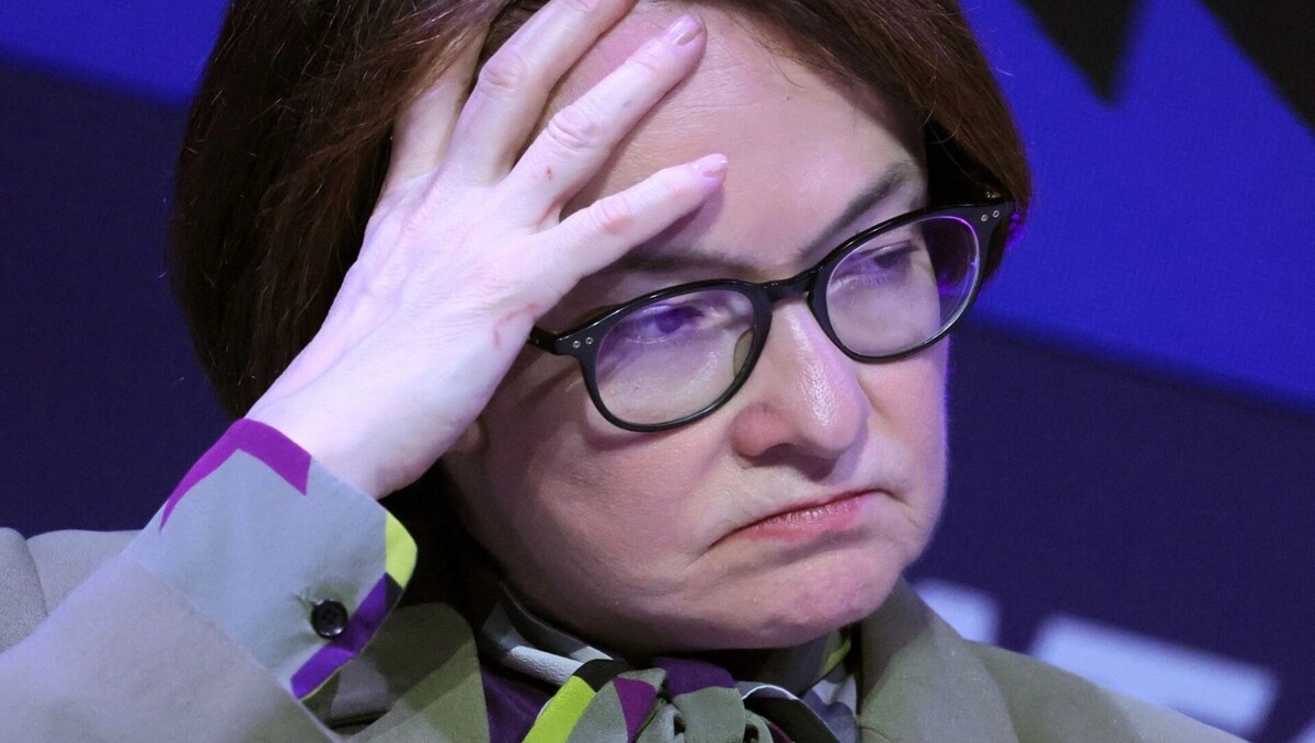 Эксперты не видят причин, по которым ЦБ 6 июня снизит ключевую ставку. Автор: MAXIM SHIPENKOV Источник: EPA/ТАСС