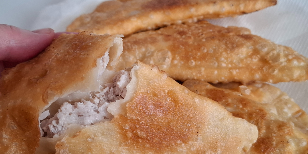 Сочные, хрустящие, золотистые ЧЕБУРЕКИ. Удачный рецепт теста для чебуреков.