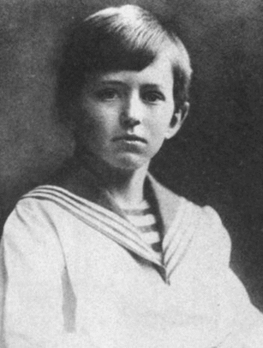 Олег Константинович  Антонов, ранние годы.