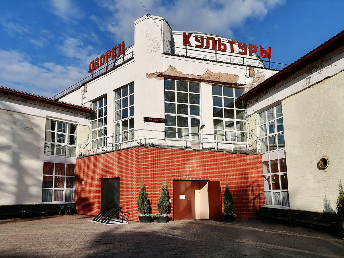 Клуб для рабочих Дулевского фарфорового завода. Арх. К. Мельников. 1928-1930 гг.