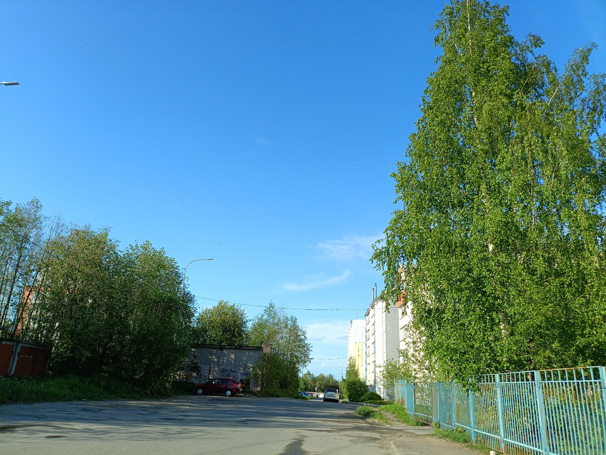 Рядом с поликлиникой