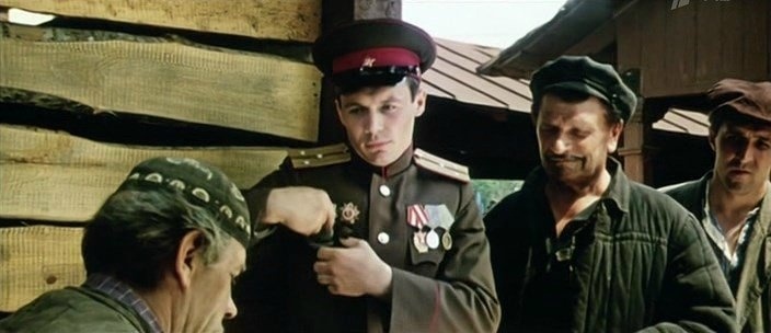 Кадр из фильма «В последнюю очередь» (1981)