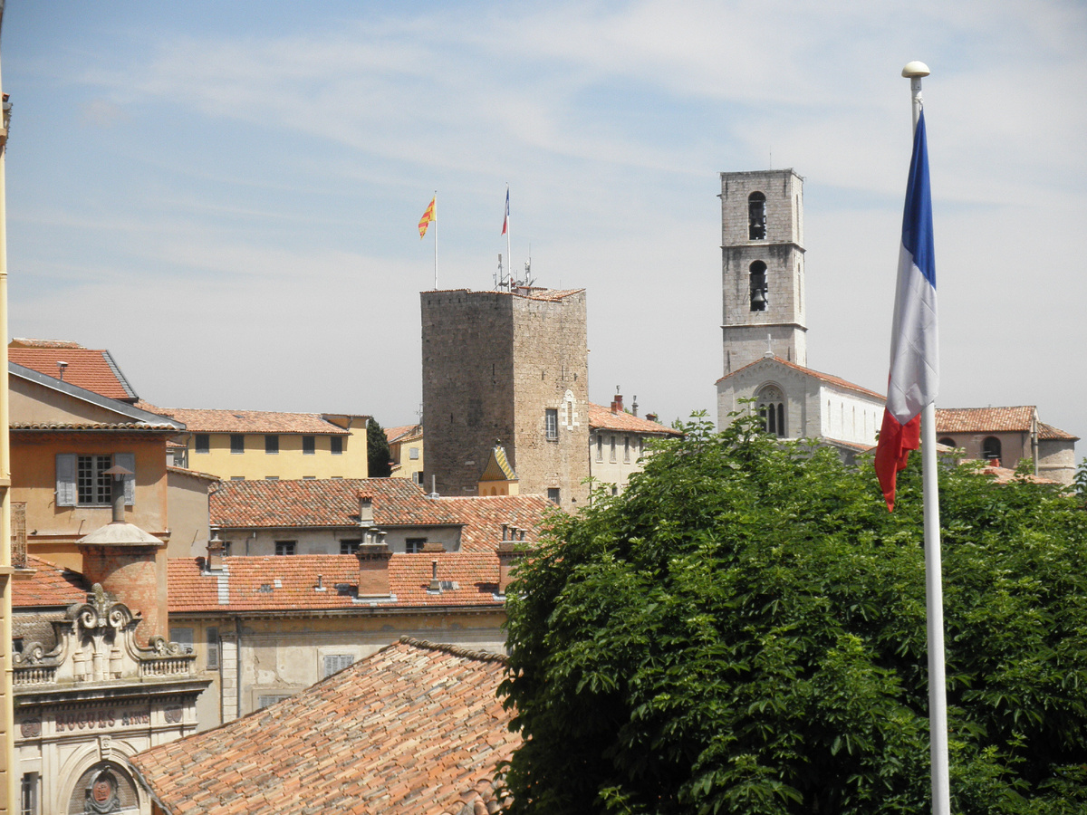 Вид на город Грасс. Все фотографии авторские ©AzurevaMarinaBOOKS