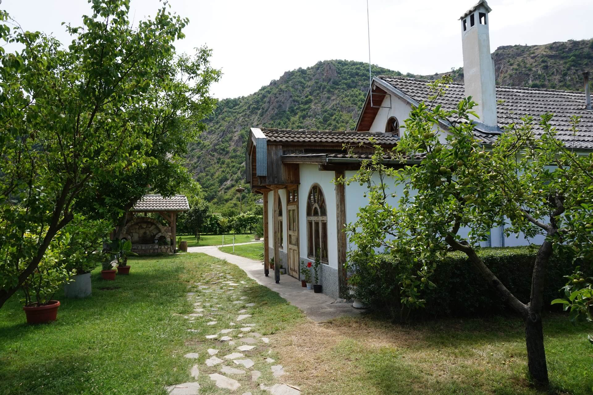 это дом в селе Рупите, где известная болгарская предсказательница принимала посетителей.