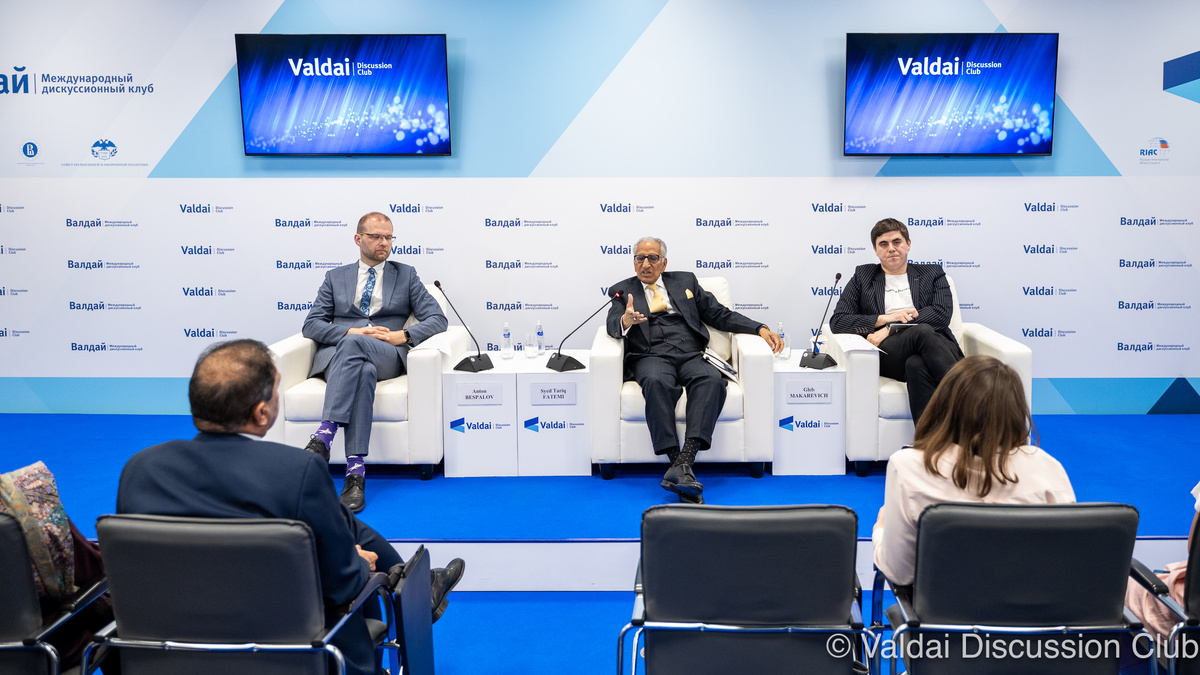 Антон Беспалов, Сейд Тарик Фатеми, Глеб Макаревич © Клуб «Валдай»