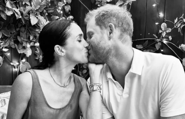 Беременная Меган Маркл танцует в больничном видео «Мама с малышом» с принцем Гарри, чтобы вызвать схватки