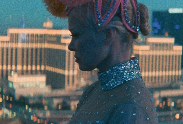 Кадр из фильма "Шоугёрл" 2024 год. Режиссер: Джия Коппола.