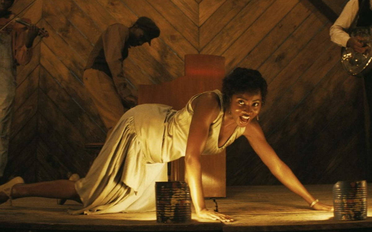 Когда после двух бокалов вина стараешься вести себя сдержанно