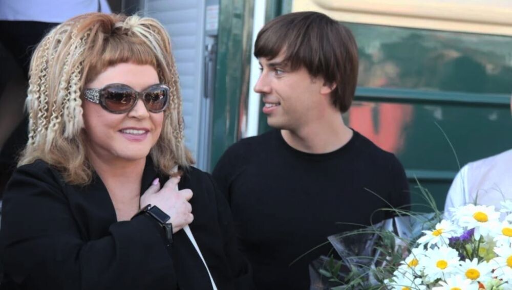 Дмитрий был против отношений брата с Пугачёвой, но затем изменил мнение