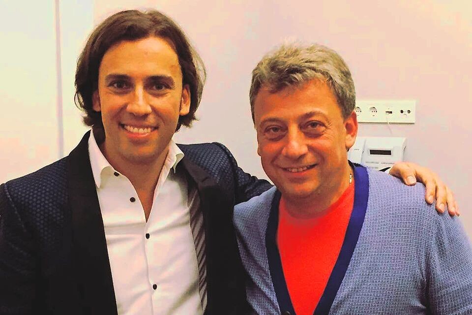 Несмотря на большую разницу в возрасте, у братьев хорошие отношения