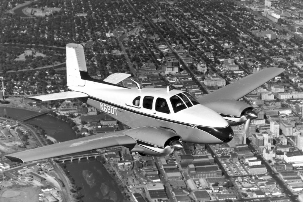 Источник: Яндекс картинки. Самолет Beechcraft Bonanza