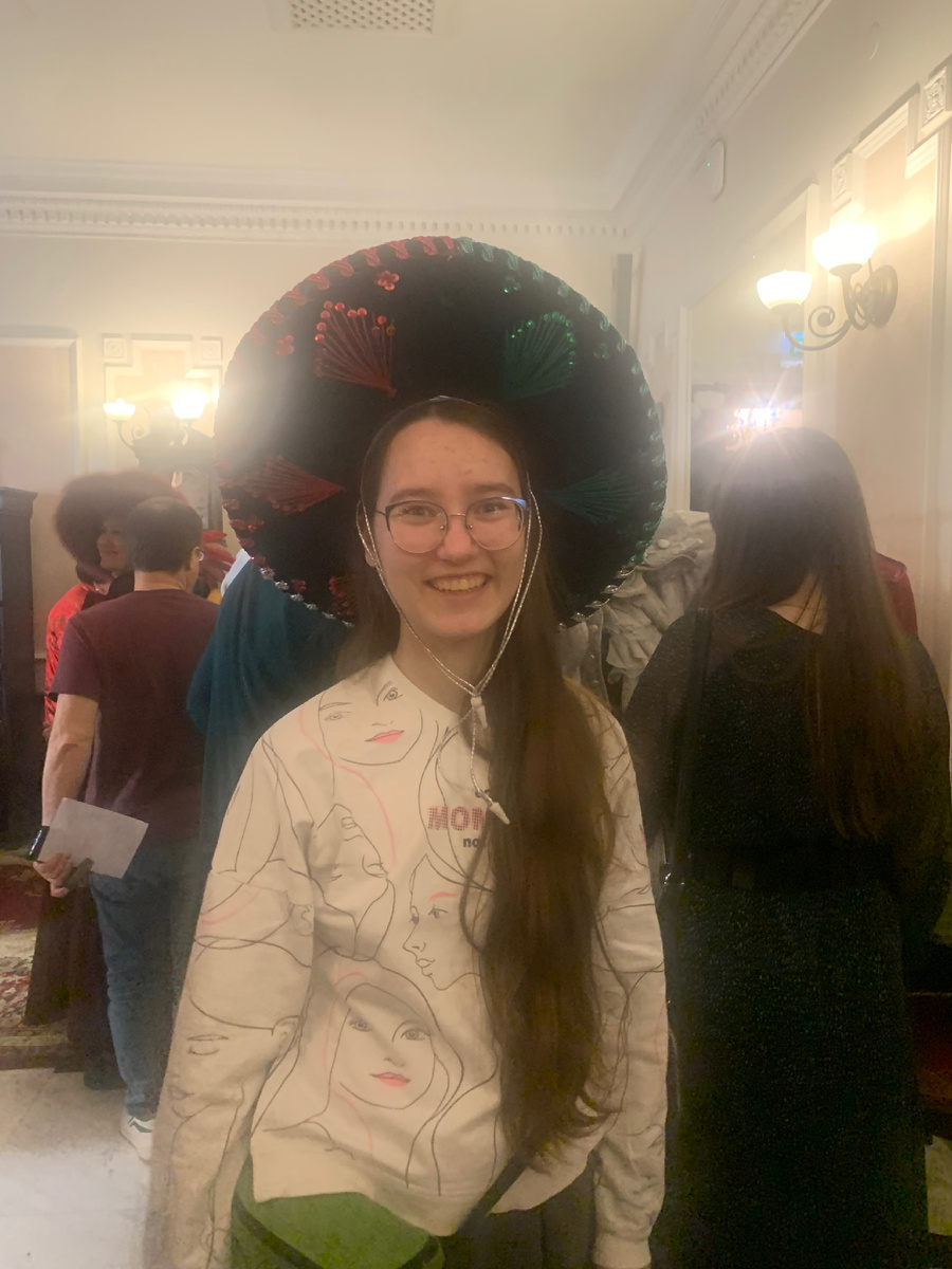 Традиционно совместно в театральной ночи участвуем. В кадре мерит атрибут актёров