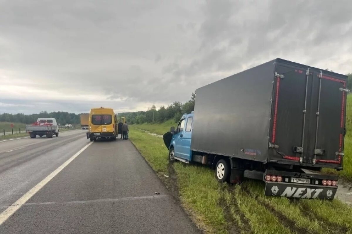    На трассе под Пензой произошло ДТП с участием школьного автобуса