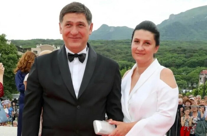 Сергей Пускепались с женой. / Фото: tvcenter.ru
