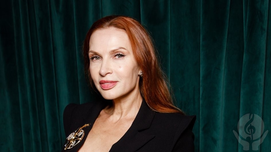    Эвелина Бледанс