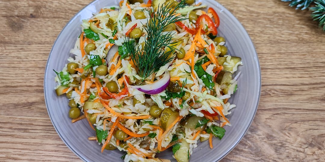 Вкусный салат "капустная радость", готовлю часто и много для семьи и гостей. Простой рецепт салата из бюджетных продуктов