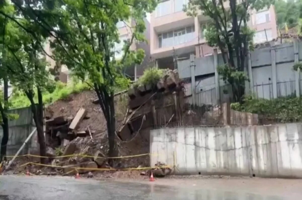    Сейчас проезд по улице Лесной на участке от дома 153 до 153д полностью закрыт