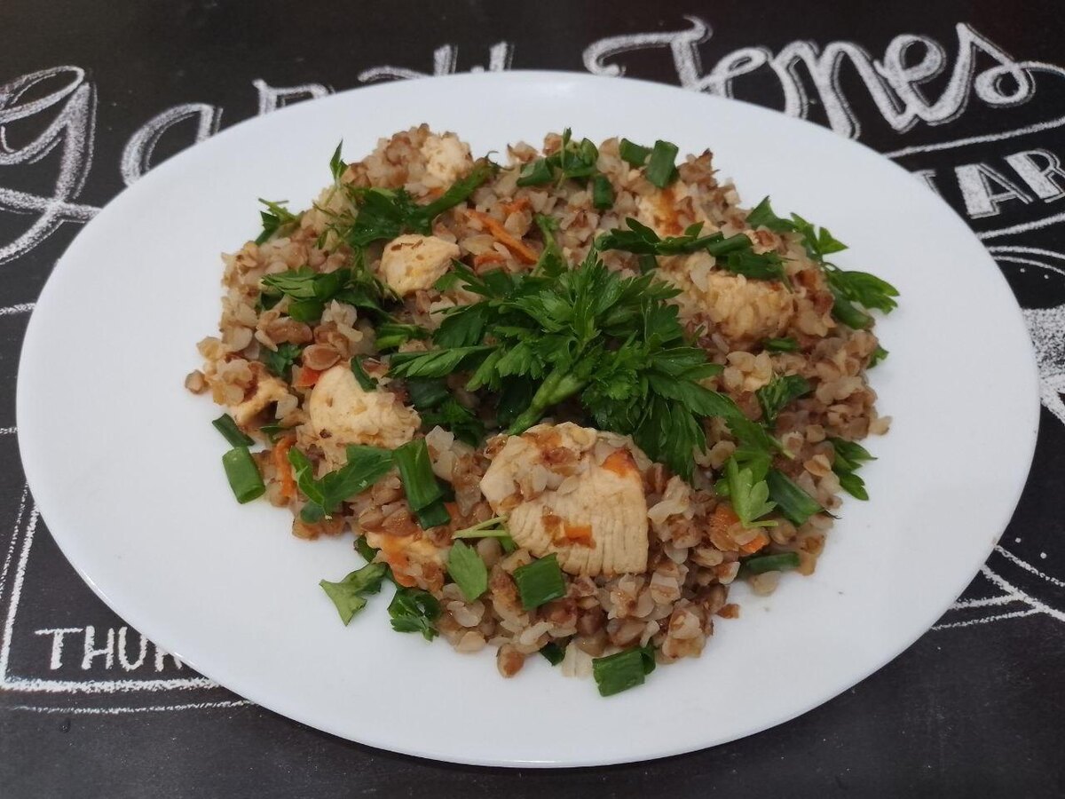 Гречневая каша с овошами и филе