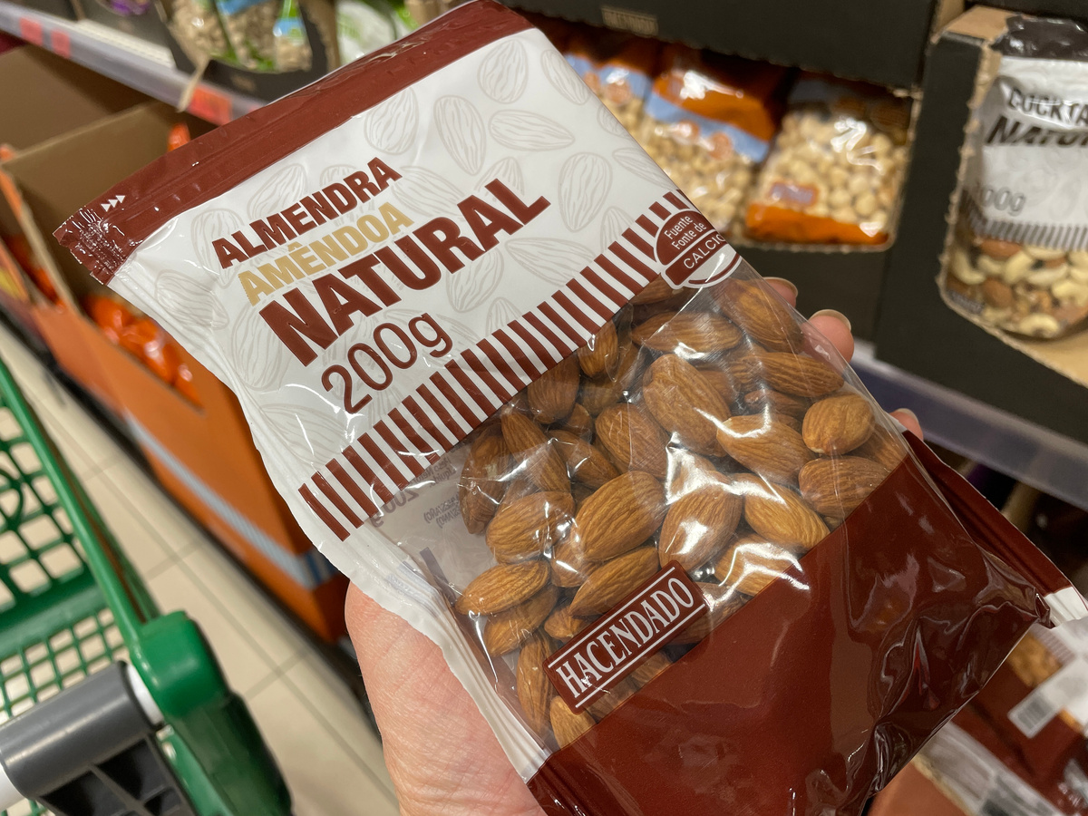 Цельный миндаль