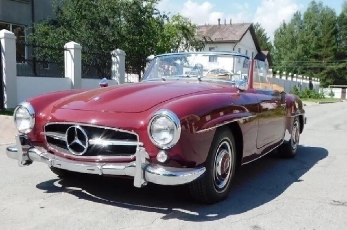    В Новосибирске продают редкий Mercedes SL 1956 года за 16 миллионов