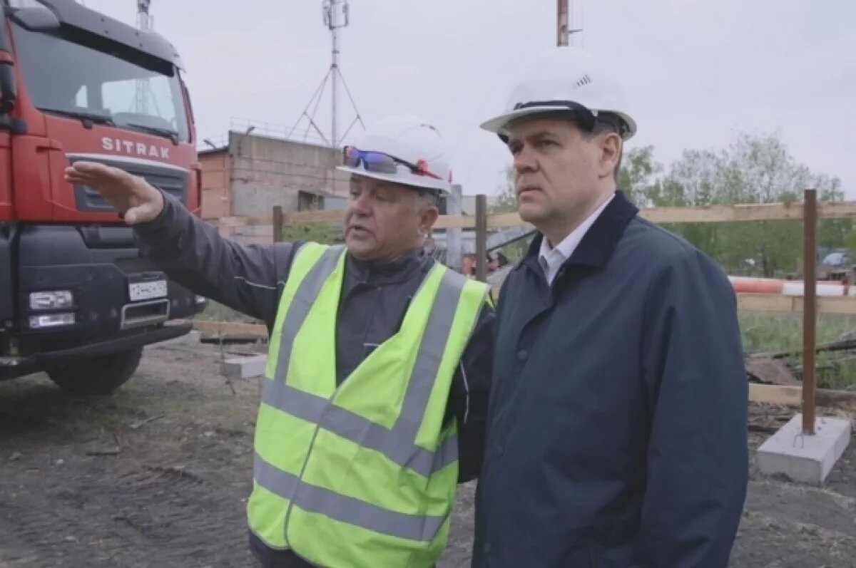    Сергей Тюлькин проверил ход строительства ледового дворца в Елизово