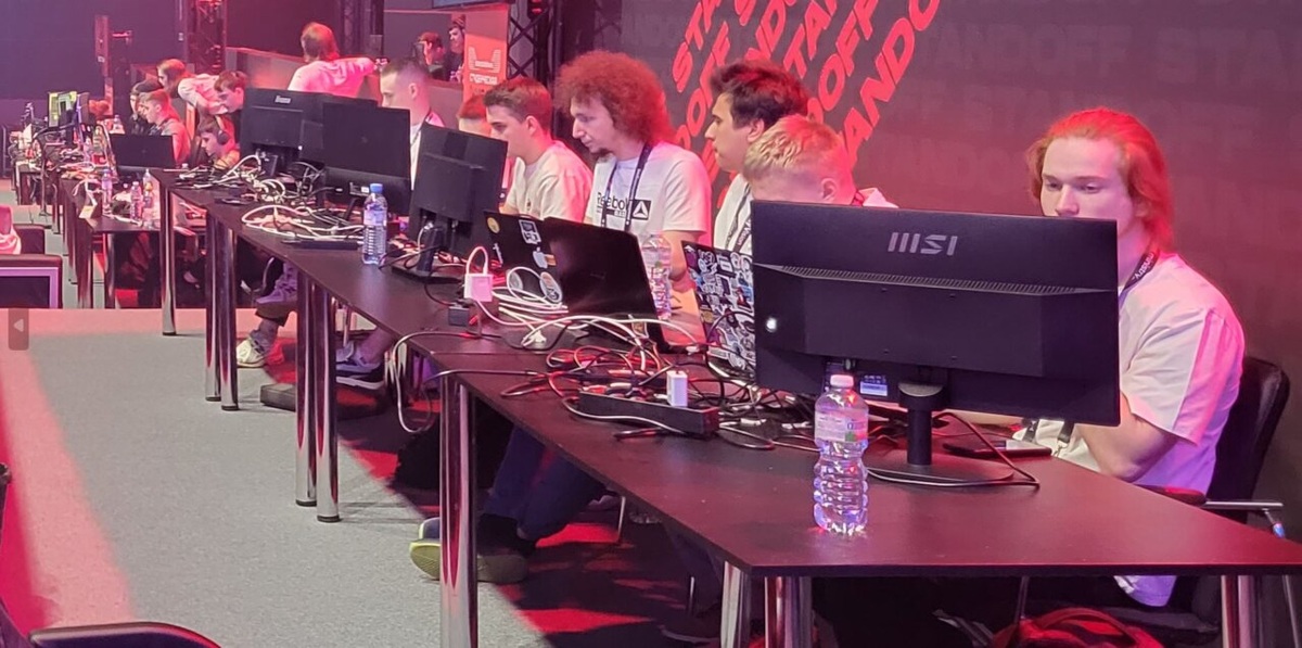    Для проверки защищенности своей ИТ-инфраструктуры и бизнес, и органы власти все чаще используют хакеров и их методологию. Фото автора