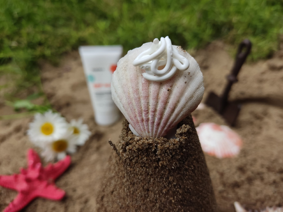 Крем "два в одном" сочетает две процедуры: защиту от солнца и антивозрастной уход