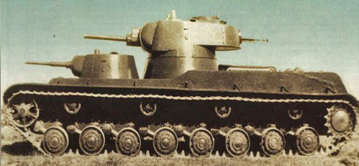 Танк СМК на полигонных испытаниях (август 1939)