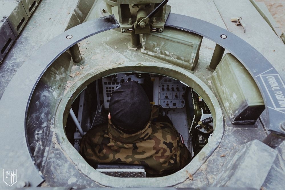 Командир танка K2GF на своем рабочем месте.