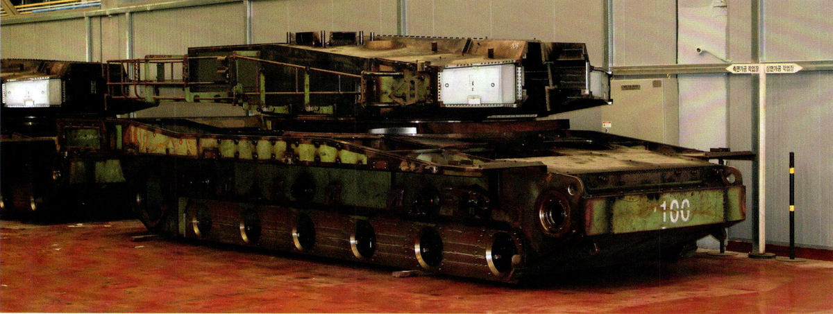 Корпус и башня в процессе сборки.