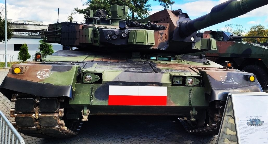 Модули MAWS и VIRSS правой скулы башни....